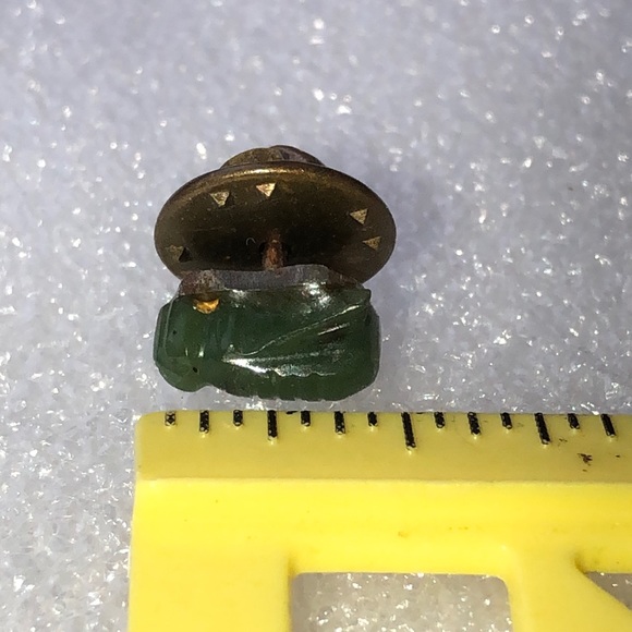 Vintage gold tone Jade bug fly tie pin tack - Picture 4 of 7